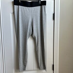Nike Women Gray Leggings